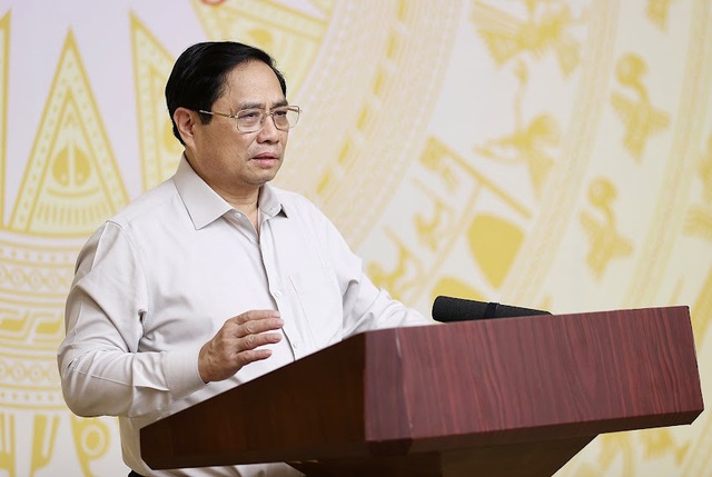 Prime Minister orders raising online public services use to 50% by mid-2023  - Ảnh 1.