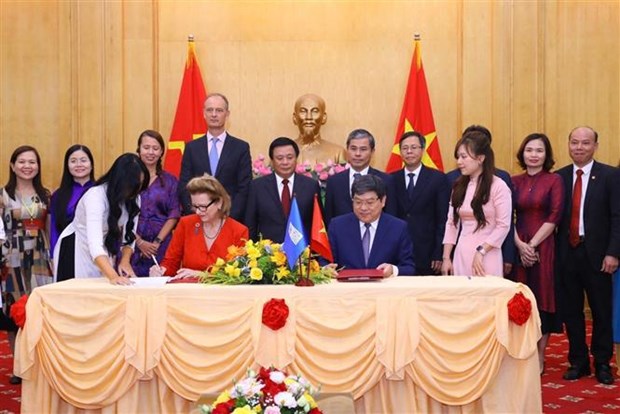 Ho Chi Minh National Academy of Politics, UNDP sign MoU on cooperation  - Ảnh 1.