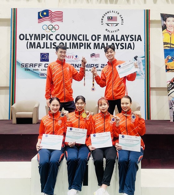 Fencer Linh brings Viet Nam first gold of the year - Ảnh 1.