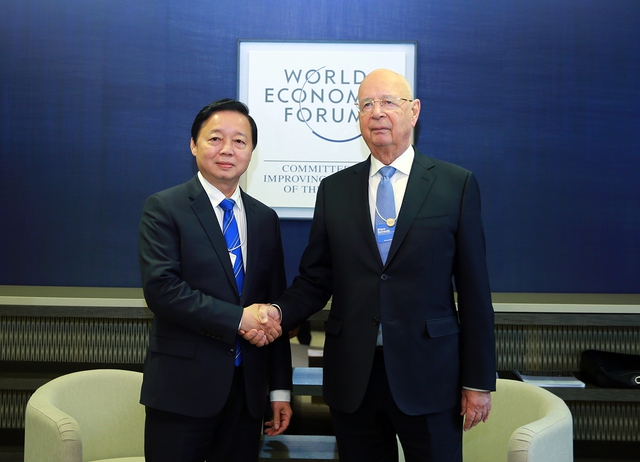 DPM Tran Hong Ha begins activities in WEF Davos - Ảnh 1.