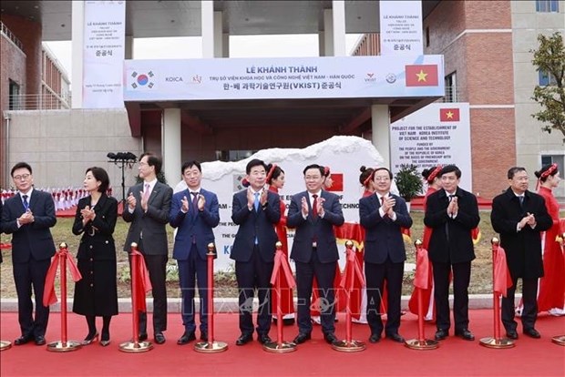 Headquarters of Viet Nam-Korea Institute of Science and Technology inaugurated - Ảnh 1.