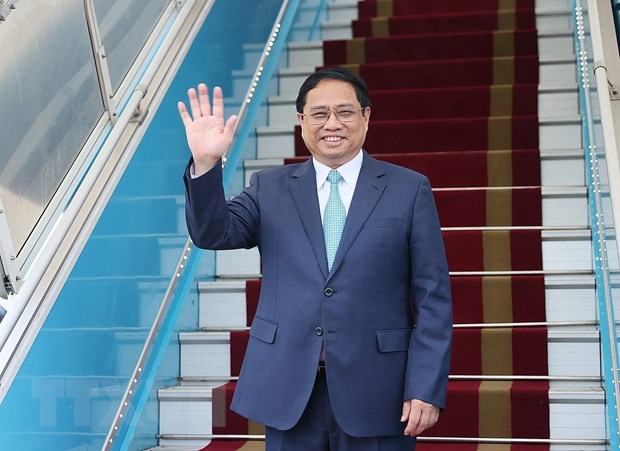 Prime Minister leaves for ASEAN-GCC Summit, Saudi Arabia visit - Ảnh 1.