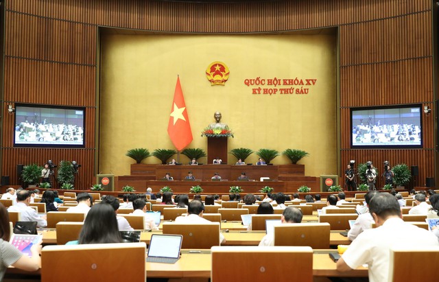 National Assembly sets GDP growth target of 6-6.5% for 2024 - Ảnh 1.