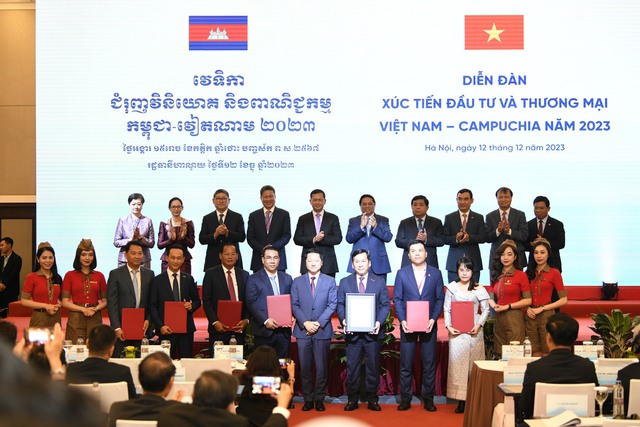 Ample rooms for economic ties between Viet Nam, Cambodia to flourish- Ảnh 1.