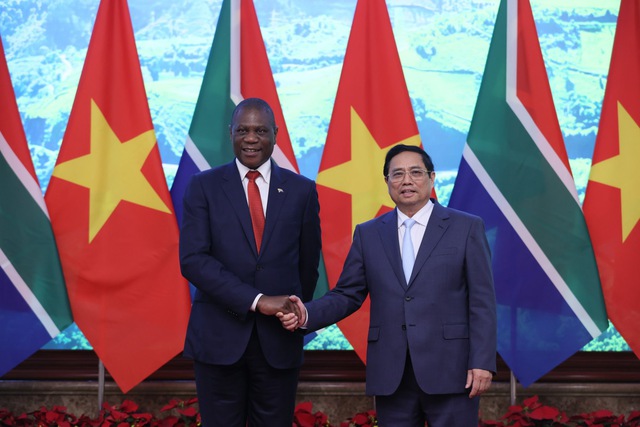 Gov’t chief receives Deputy President of South Africa- Ảnh 1.