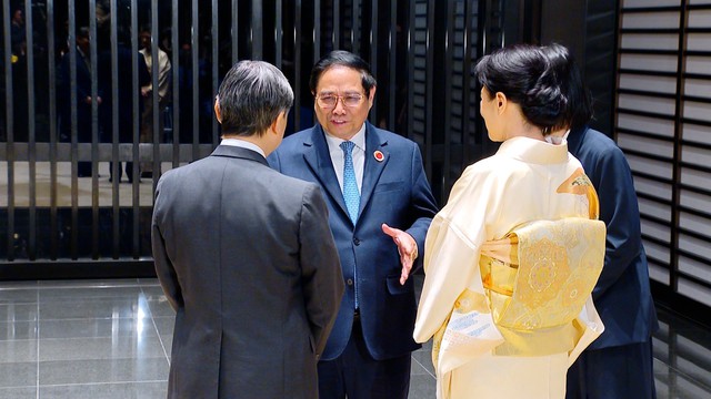 Prime Minister meets Emperor Naruhito, top Japanese legislators - Ảnh 1.