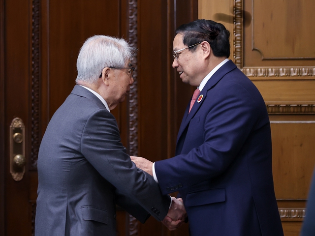 Prime Minister meets Emperor Naruhito, top Japanese legislators - Ảnh 2.