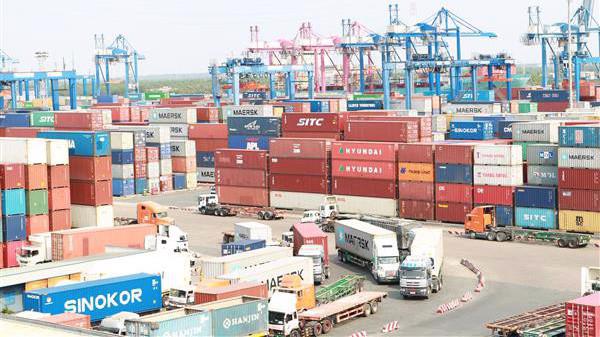 Viet Nam runs trade surplus for eighth consecutive year- Ảnh 1.