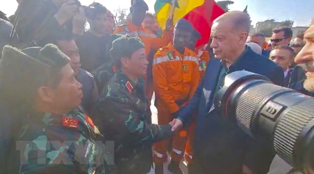 Turkish President thanks Viet Nam helping in post-quake rescue efforts - Ảnh 1.