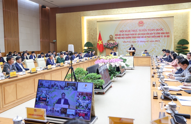 Prime Minister orders disbursing at least 95% of public investment capital set for 2023 - Ảnh 1.