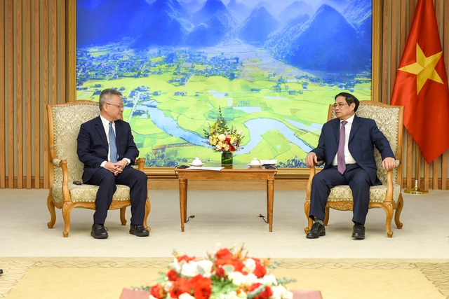 Prime Minister asks for fostering win-win cooperation with China’s Hainan province - Ảnh 1.