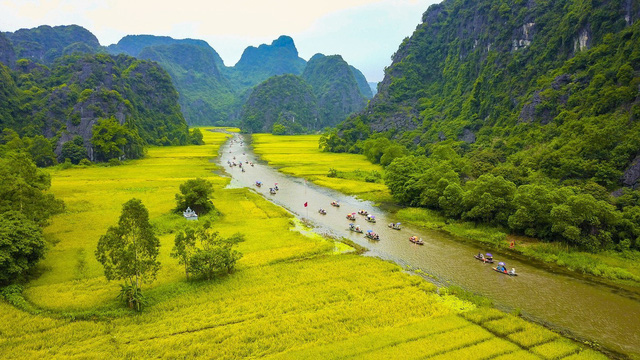 Ninh Binh among top 10 most welcoming regions: Traveller Review Awards - Ảnh 1.