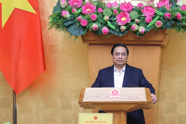 Cabinet discusses on law making  - Ảnh 1.