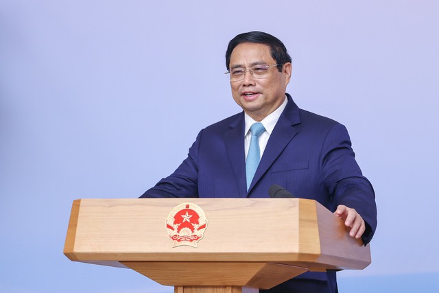 Prime Minister heads National Steering Committee for International Integration  - Ảnh 1.