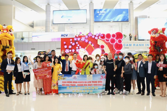 China to resume pilot group tours to Viet Nam from March 15 - Ảnh 1.