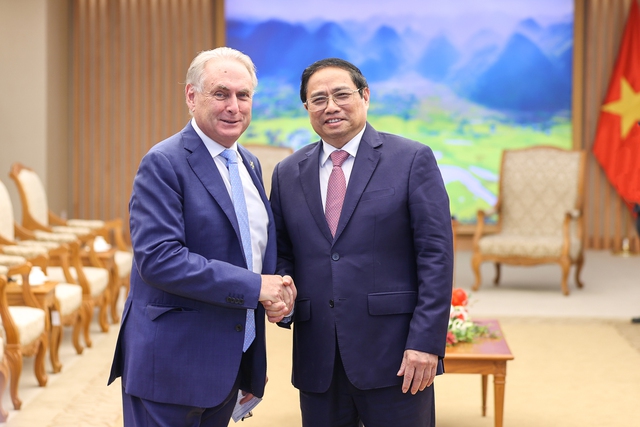 Prime Minister suggests Viet Nam, Australia promote trade in more balanced manner  - Ảnh 1.