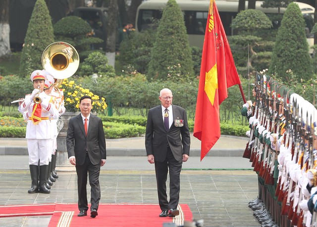 President hosts welcome ceremony for Australian Governor-General - Ảnh 1.