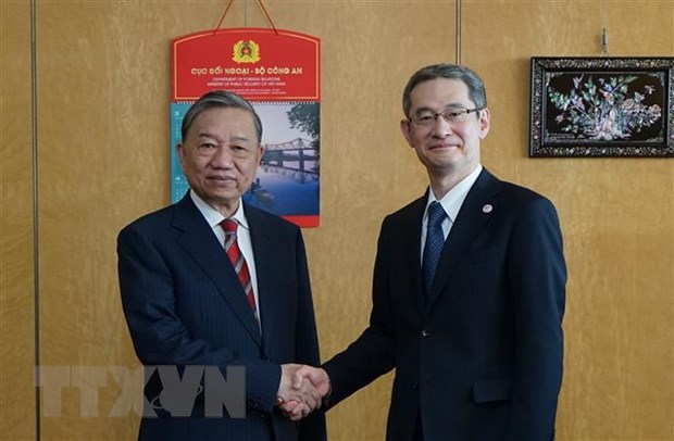 Viet Nam, Japan vow to foster collaboration in security  - Ảnh 1.