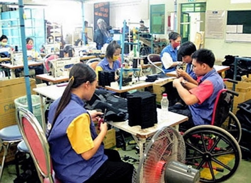 Second phase of U.S.-sponsored project to assist persons with disabilities launched  - Ảnh 1.