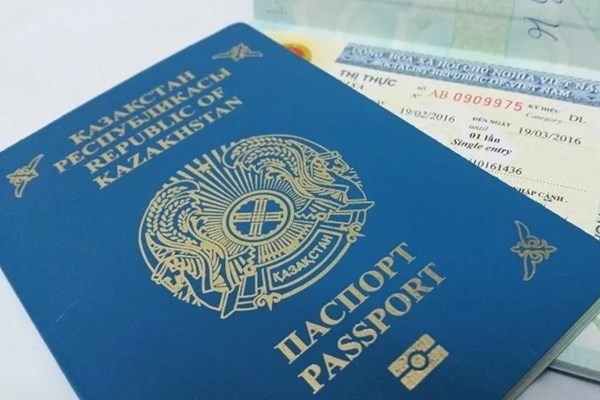 Kazakhstan passes visa exemption agreement with Viet Nam - Ảnh 1.