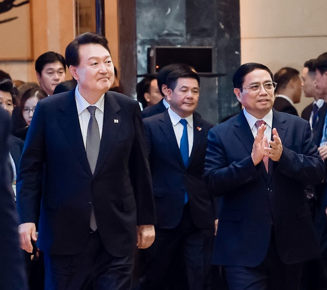 Vietnamese, South Korean leaders attend Viet Nam-RoK Business Forum  - Ảnh 1.