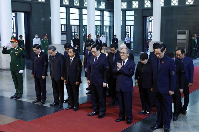 State-level funeral for former Deputy Prime Minister Vu Khoan held - Ảnh 5.