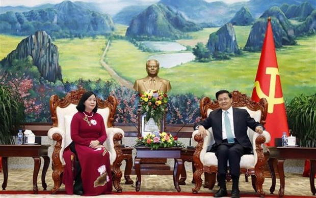 Vietnamese Party delegation visits Laos - Ảnh 1.