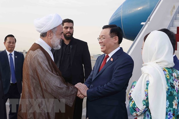National Assembly Chairman starts official visit to Iran - Ảnh 1.