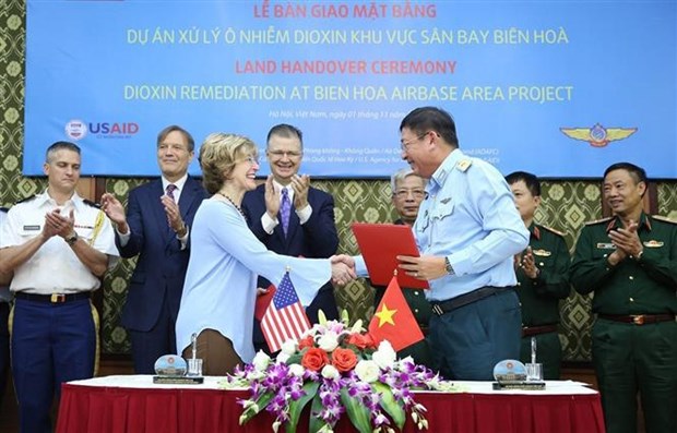 Joint Leaders’ Statement on elevating Viet Nam-U.S. ties to comprehensive strategic partnership - Ảnh 5.