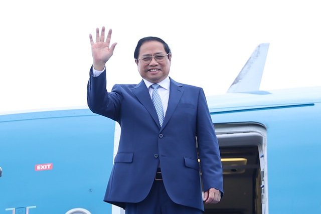 Prime Minister Pham Minh Chinh leaves for CAEXPO, CABIS in China
 - Ảnh 1.