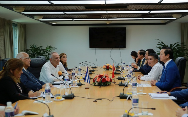 Deputy PM meets top Cuban legislator, holds talks with Cuban counterpart  - Ảnh 3.