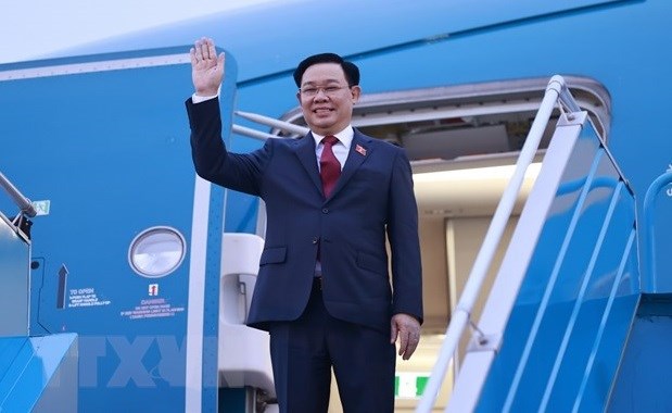 Top Vietnamese legislator leaves for official visits to Bangladesh, Bulgaria - Ảnh 1.