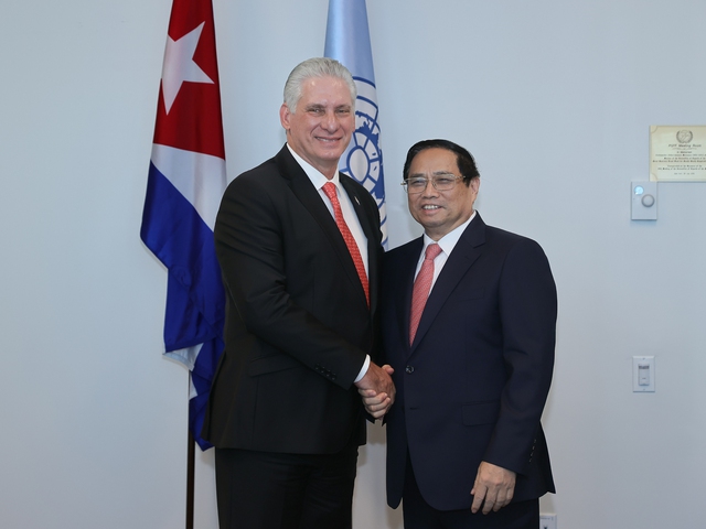 Prime Minister meets Cuban, Polish, Thai leaders on sidelines of UNGA 78 - Ảnh 1.