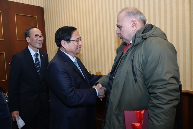 Viet Nam bears in mind Romania’s valuable support, says Prime Minister- Ảnh 1.