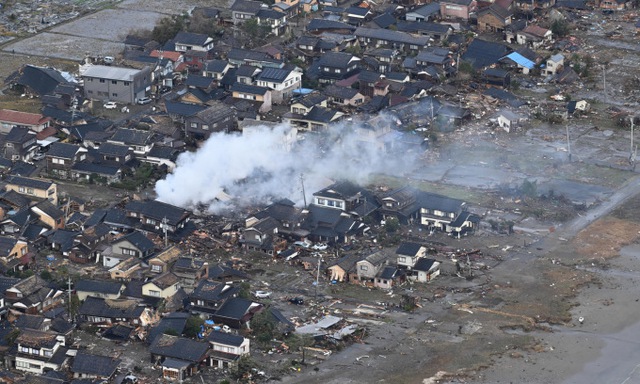 Prime Minister conveys condolences to Japan over earthquake consequences - Ảnh 1.