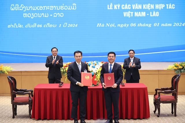 Viet Nam, Laos sign cooperation agreements- Ảnh 3.