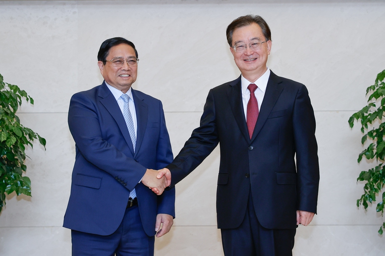 Prime Minister meets Secretary of Yunnan Party Committee- Ảnh 1.