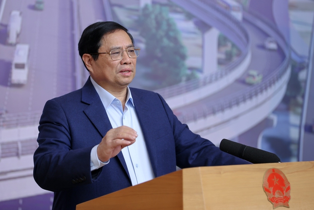 Gov't to pour VND422 trillion in transport projects in 2024- Ảnh 1.