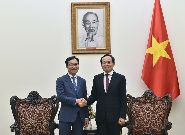 Deputy PM calls for Samsung's assistance in training semiconductor engineers- Ảnh 1.