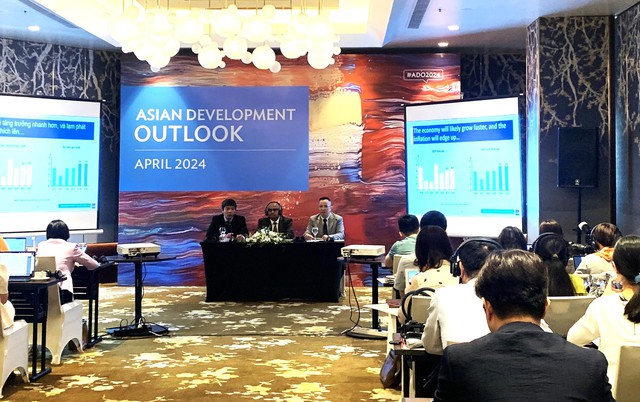 Viet Nam’s economy to post solid growth amid external uncertainties: ADB - Ảnh 1.