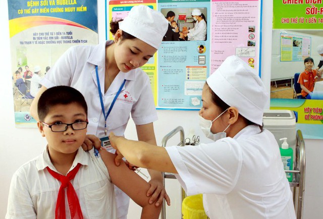 Millions of children in Viet Nam protected by vaccination over 40 years- Ảnh 1.