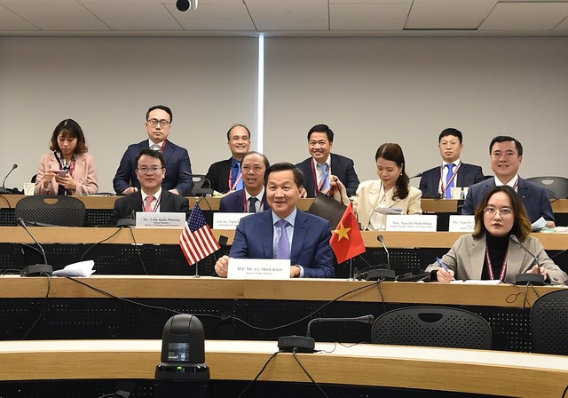 Deputy PM discusses trade cooperation with U.S. Trade Representative- Ảnh 1.