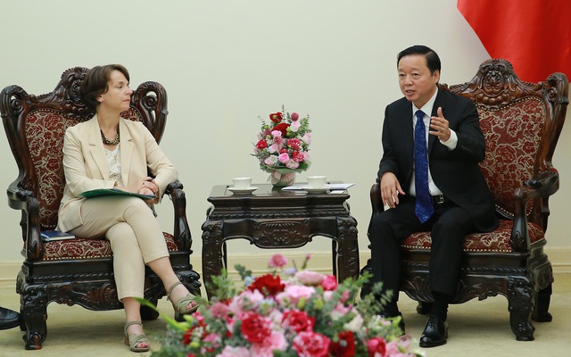 Deputy PM hosts AFD Deputy Director General- Ảnh 1.