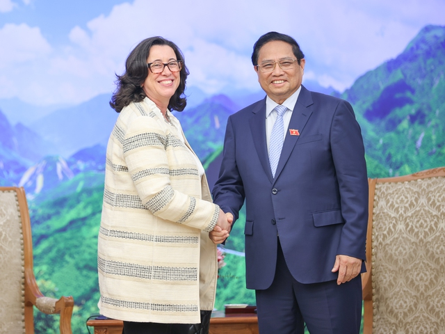 Prime Minister receives World Bank Vice President Manuela V. Ferro- Ảnh 1.