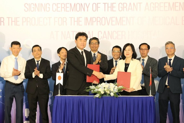 Japan helps improve medical equipment at national cancer hospital- Ảnh 1.