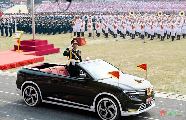 Viet Nam holds military parade to mark 70th anniversary of Dien Bien Phu Victory- Ảnh 1.
