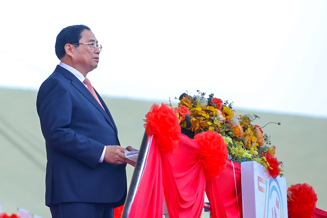 Prime Minister calls for concerted efforts to buid increasingly strong and prosperous Viet Nam- Ảnh 1.