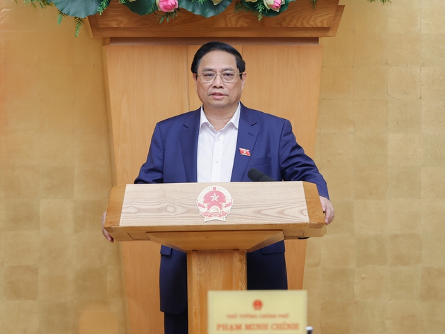 Prime Minister presides over Cabinet meeting for May- Ảnh 1.