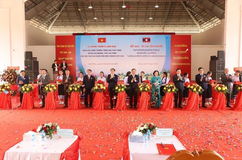 Viet Nam-funded secondary school inaugurated in Lao Houaphanh province