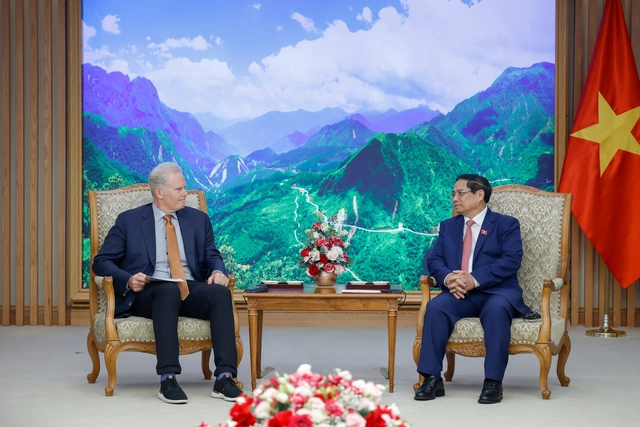 Prime Minister hosts FedEx Express President and CEO- Ảnh 1.